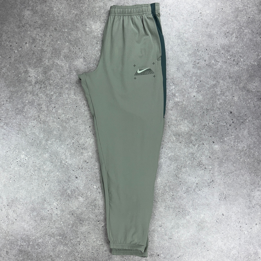 Nike graphic performance challenger pants 'dark stucco'
