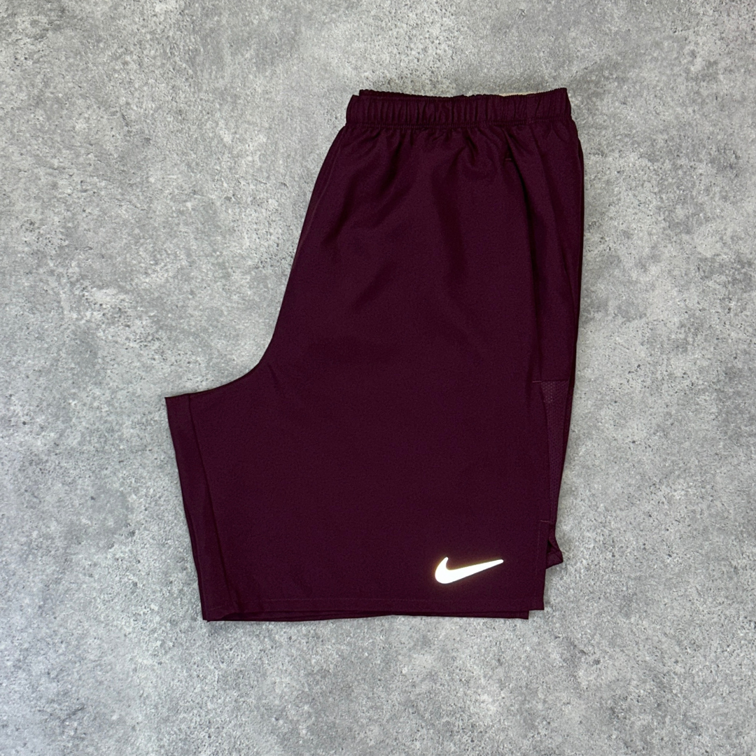 Nike challenger 18cm shorts 'night maroon'