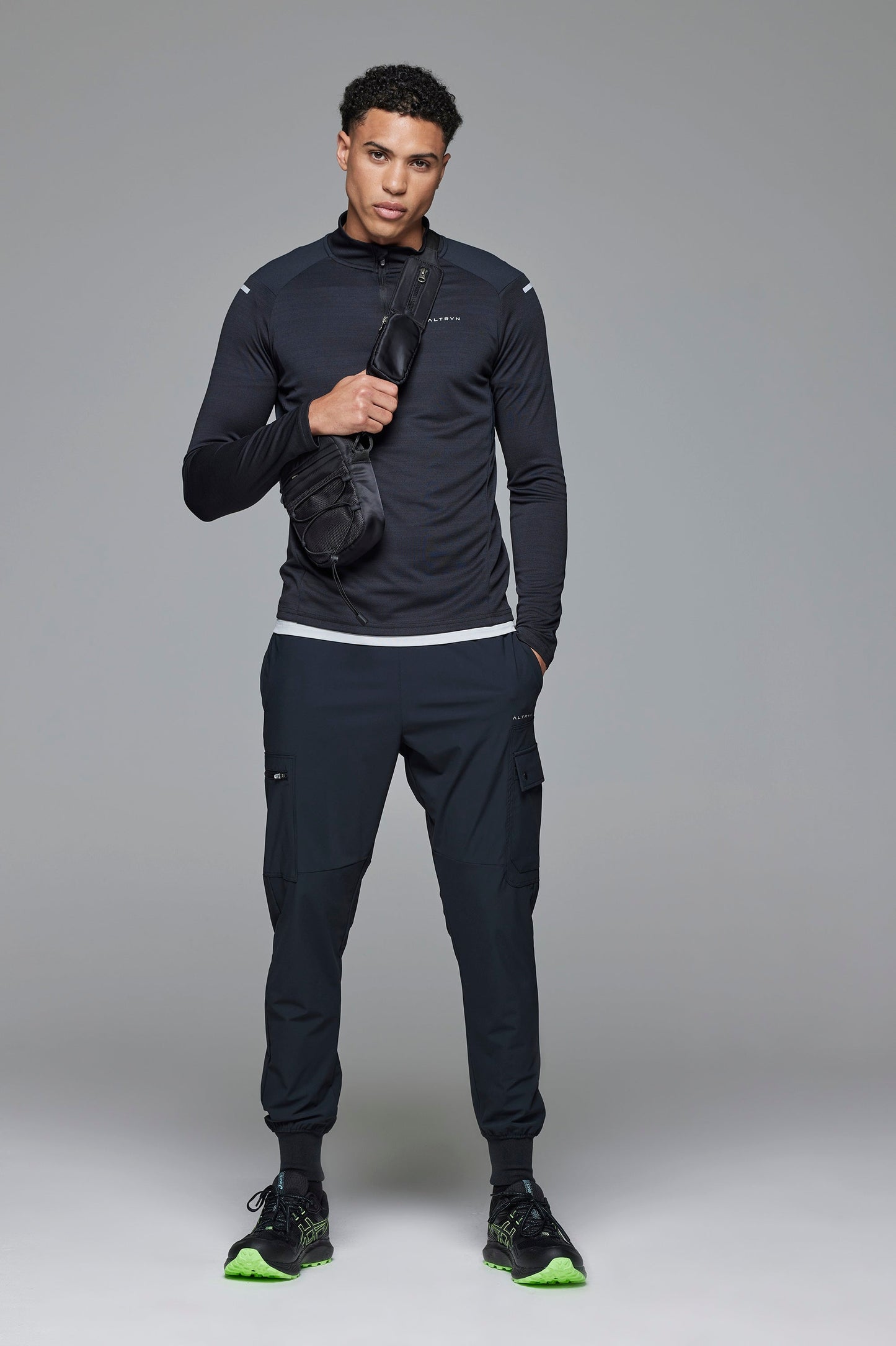 Altryn Pike Tech 1/4 Zip Top 'Black'