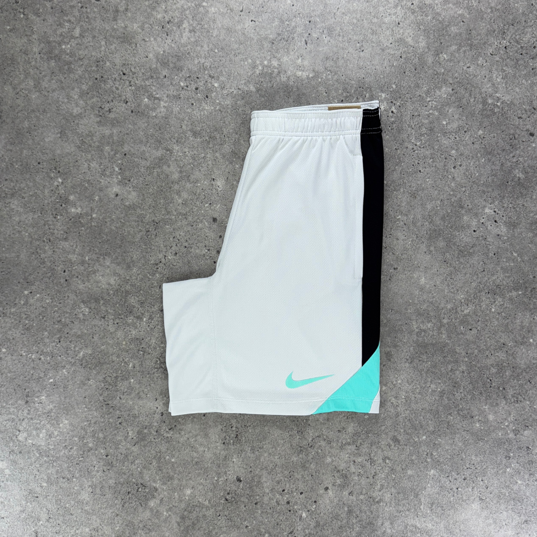 Nike academy strike shorts 'dynamic turquoise'