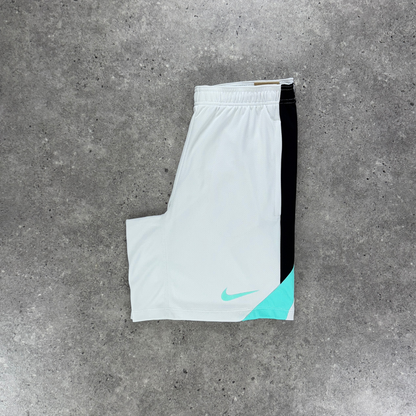 Nike academy strike shorts 'dynamic turquoise'