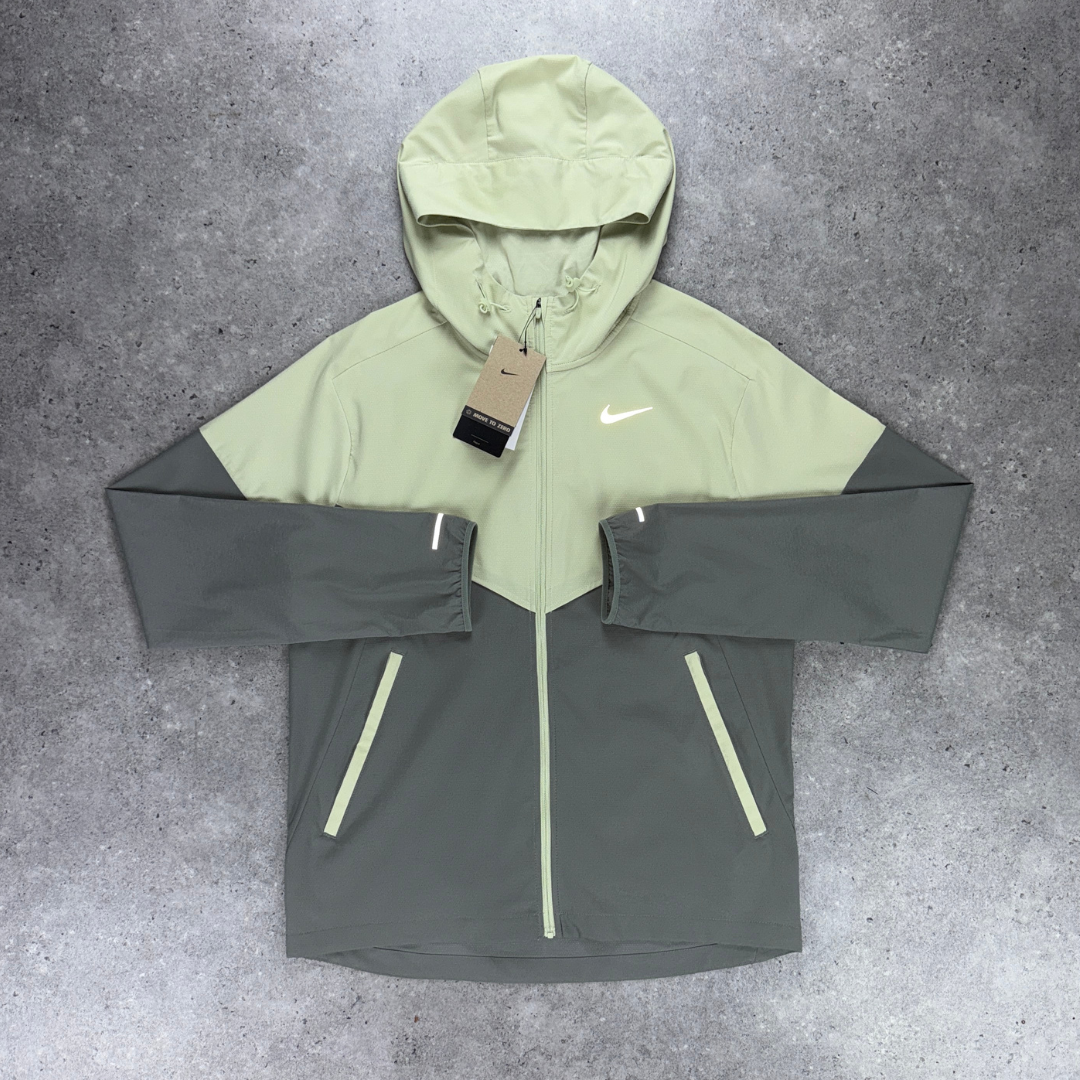Nike windrunner 'olive aura' short set