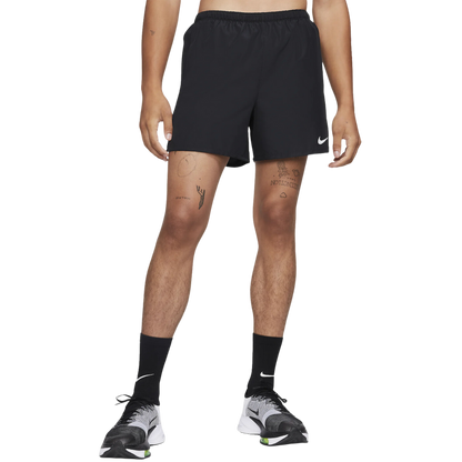Nike challenger 13cm shorts 'black'