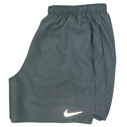 Nike challenger 13cm shorts 'grey'