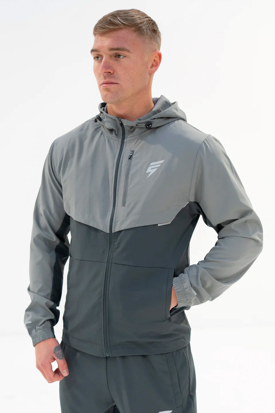 Elude track jacket 'coal/light grey'