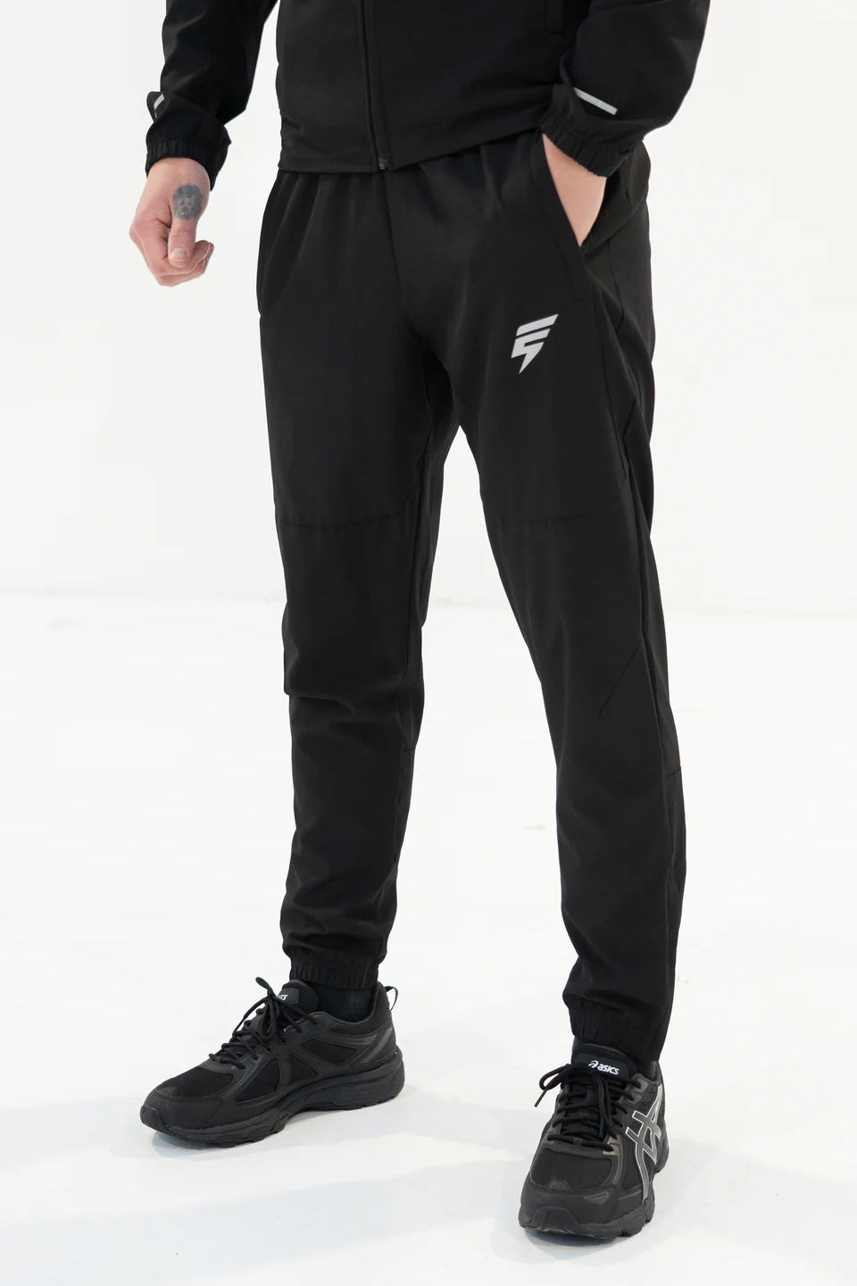 Elude track pants 'black'