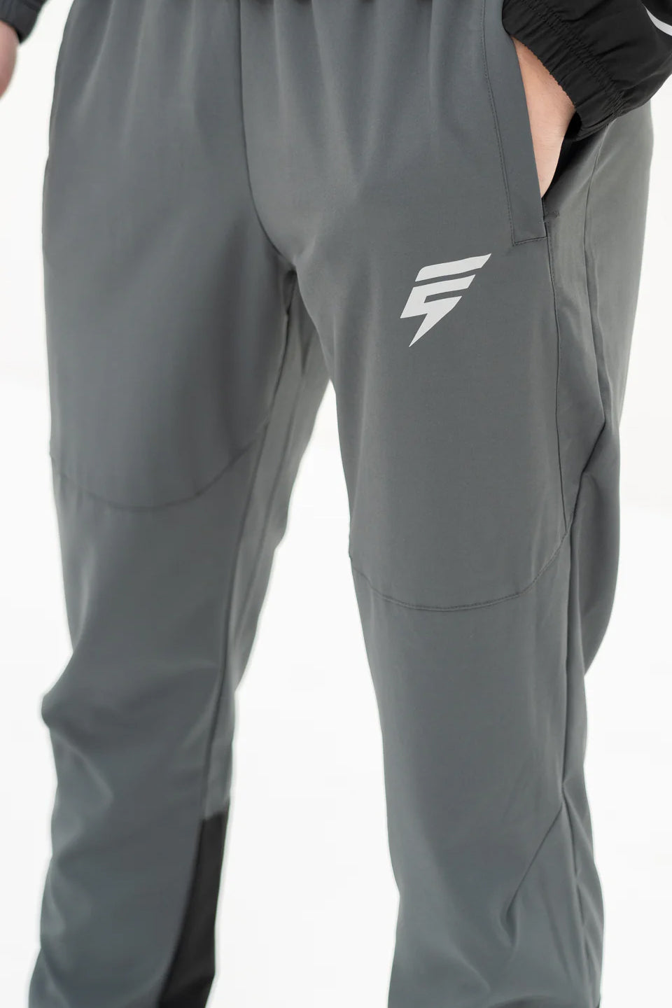 Elude track pants 'coal/black'